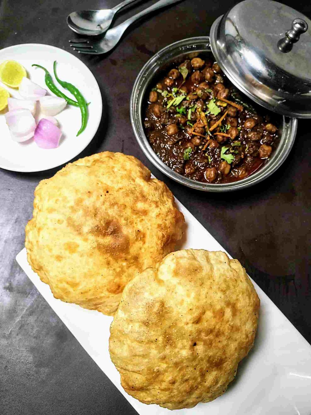 Chole bhature: a typical Indian dish full of flavor