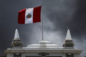 Congress of Peru prohibits miniskirts and shorts for workers