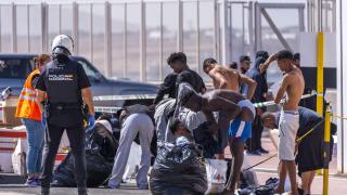 Frontex warns that the Canary Islands route registers maximum irregular arrivals while migratory pressure falls in the EU