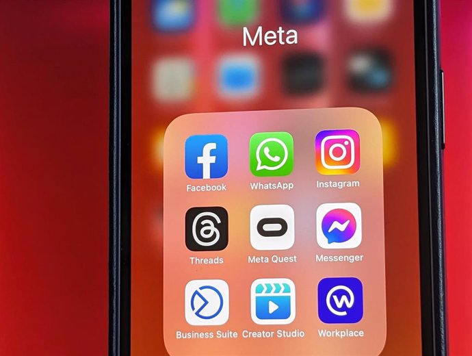 Archive - FILED - 06 July 2023, Berlin: The Facebook, WhatsApp, Instagram, Threads, Meta Oculus, Facebook Messenger, Meta Business Suite, Meta Crestor Studio and Meta Workplace apps from Facebook's Meta are pictured on an iPhone.