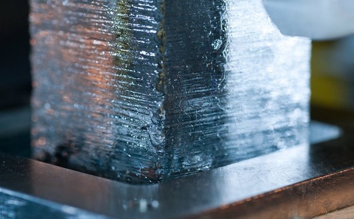 Ice sample melting during ongoing chemical analyzes of ice cores at the Desert Research Institute