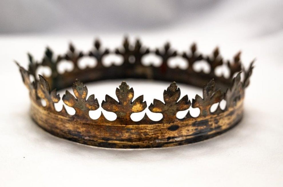 Medieval crowns hidden since World War II recovered