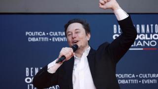 Musk whitewashes and asks for the vote for the German far-right in a talk with its leader broadcast on X