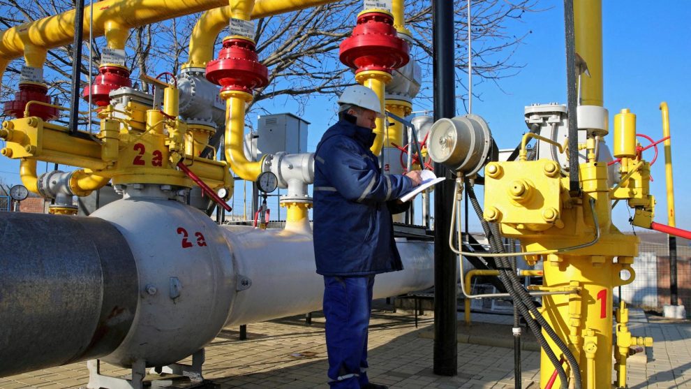 Ukraine cuts off supplies of Russian natural gas to Europe through its territory