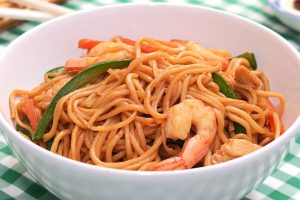 What is chow mein and how to prepare it at home