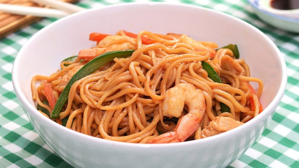 What is chow mein and how to prepare it at home